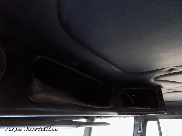 image for item DY9129 1997 Freightliner FL120 semi truck