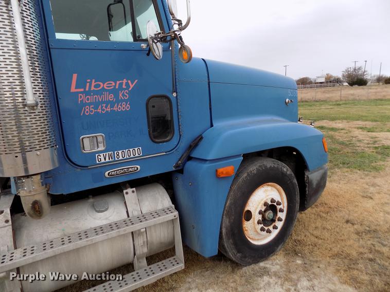 image for item DY9129 1997 Freightliner FL120 semi truck