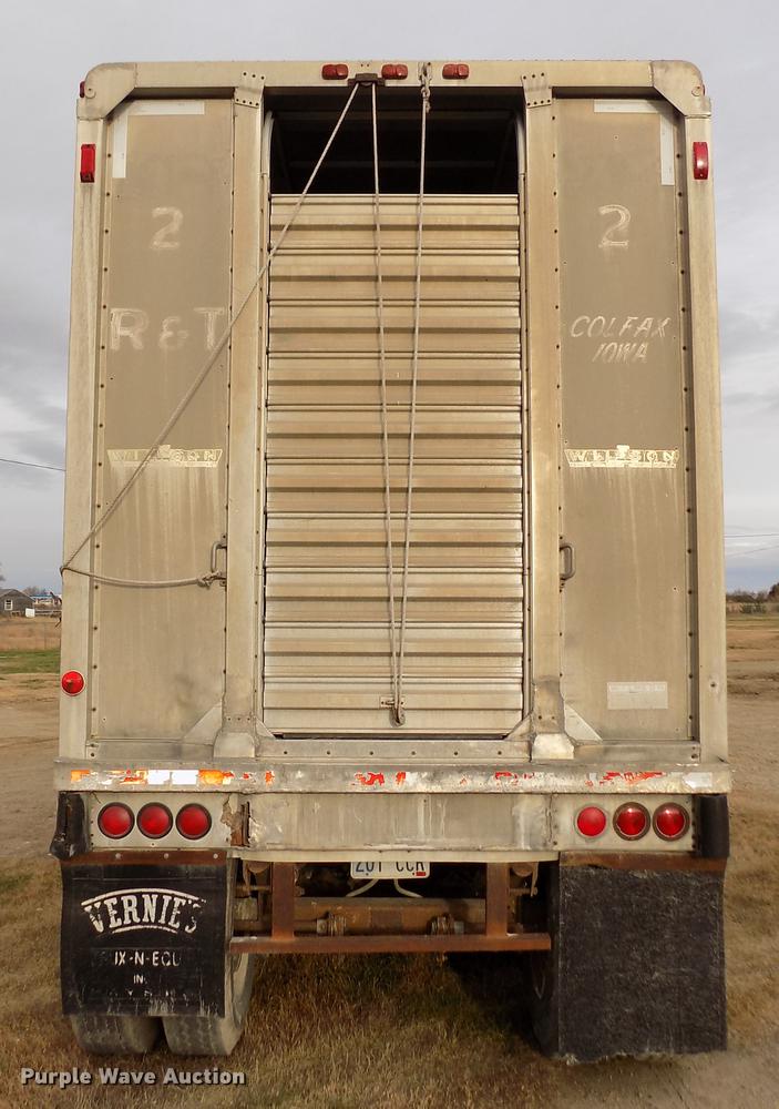 1974 Wilson Cattle Pot livestock trailer in Plainville, KS Item