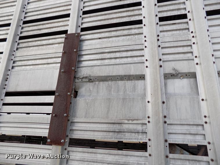 image for item DY9130 1974 Wilson Cattle Pot livestock trailer