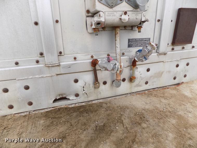 image for item DY9130 1974 Wilson Cattle Pot livestock trailer