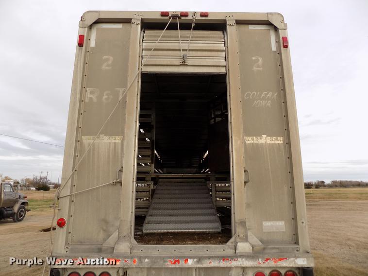 image for item DY9130 1974 Wilson Cattle Pot livestock trailer