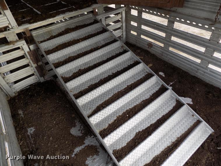 image for item DY9130 1974 Wilson Cattle Pot livestock trailer
