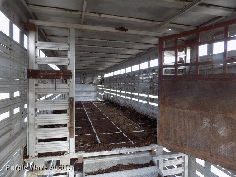 image for item DY9130 1974 Wilson Cattle Pot livestock trailer