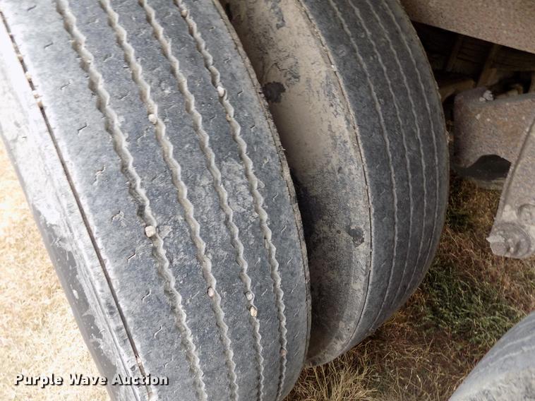 image for item DY9130 1974 Wilson Cattle Pot livestock trailer