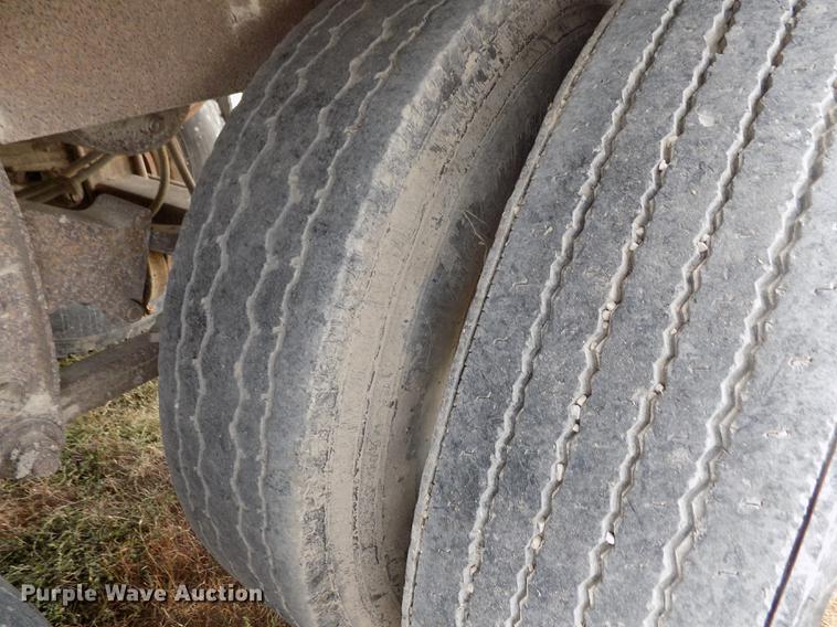 image for item DY9130 1974 Wilson Cattle Pot livestock trailer