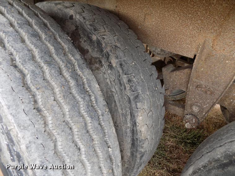 image for item DY9130 1974 Wilson Cattle Pot livestock trailer