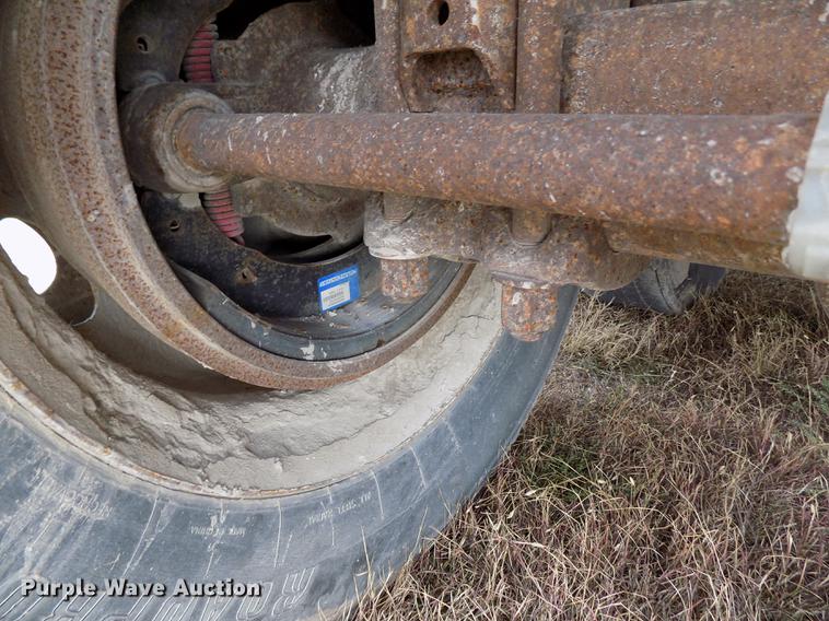 image for item DY9130 1974 Wilson Cattle Pot livestock trailer