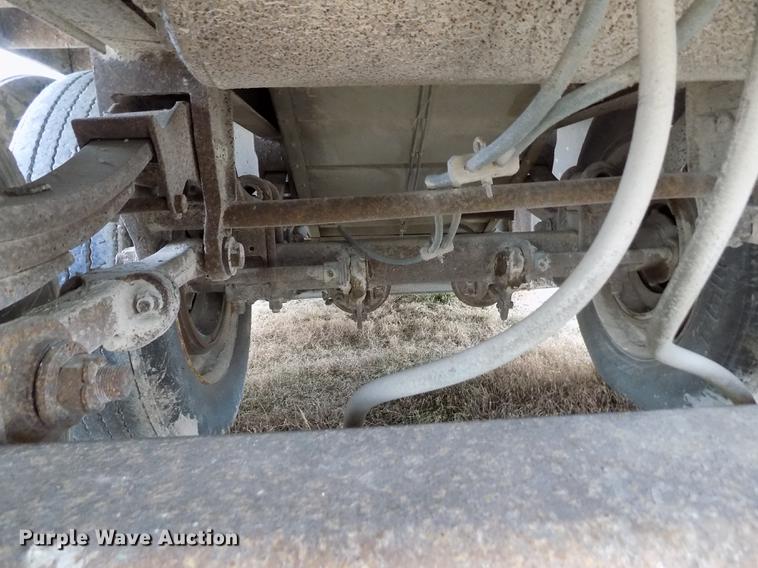 image for item DY9130 1974 Wilson Cattle Pot livestock trailer