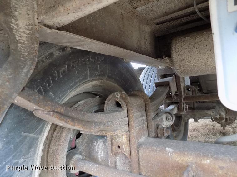 image for item DY9130 1974 Wilson Cattle Pot livestock trailer