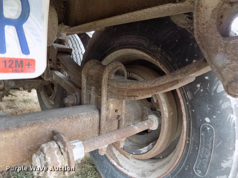 image for item DY9130 1974 Wilson Cattle Pot livestock trailer