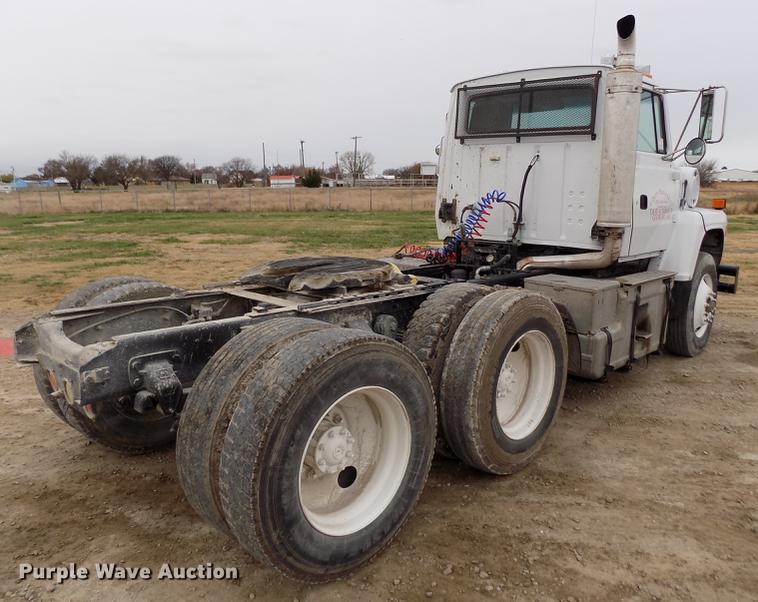 image for item DY9131 1991 Ford L9000 semi truck