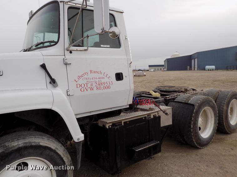 image for item DY9131 1991 Ford L9000 semi truck
