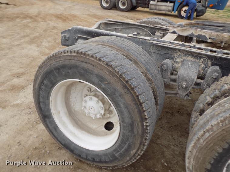 image for item DY9131 1991 Ford L9000 semi truck