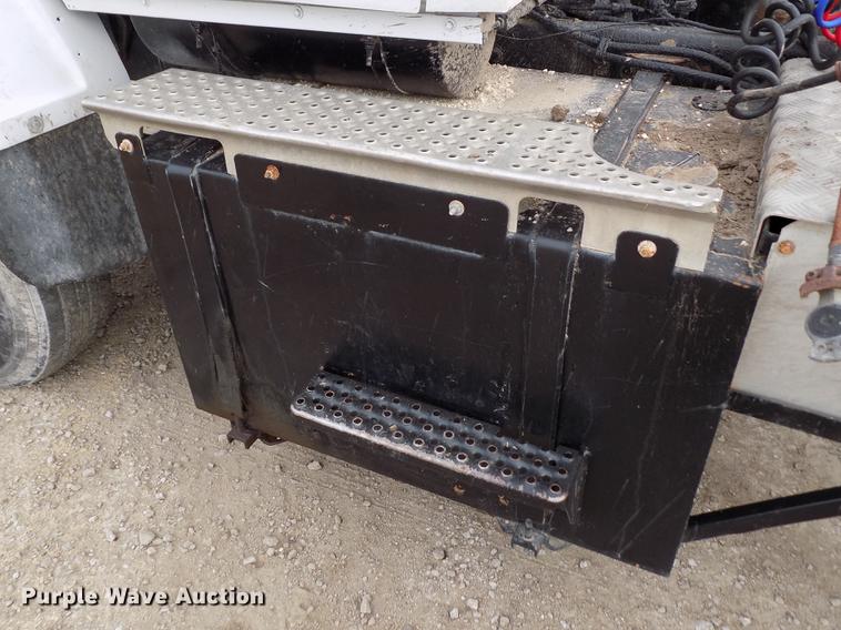 image for item DY9131 1991 Ford L9000 semi truck