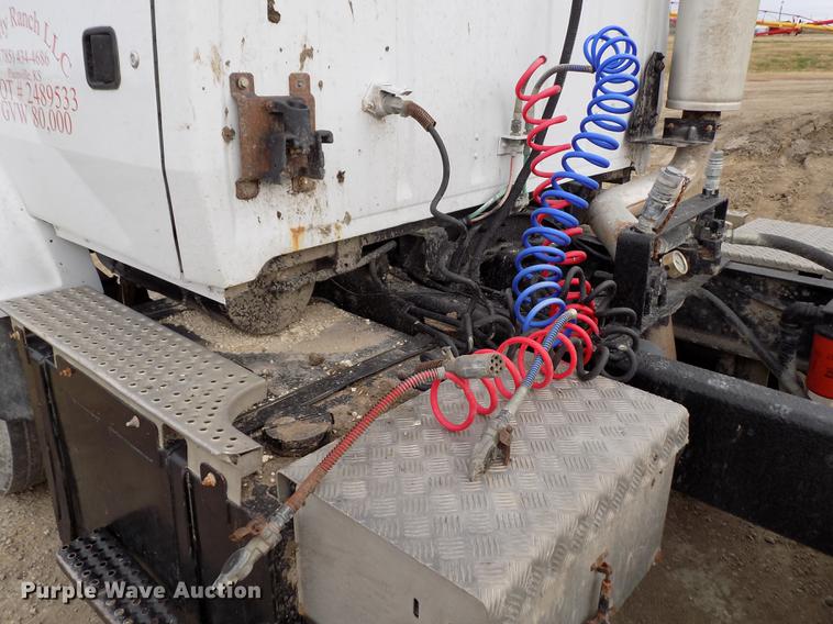 image for item DY9131 1991 Ford L9000 semi truck