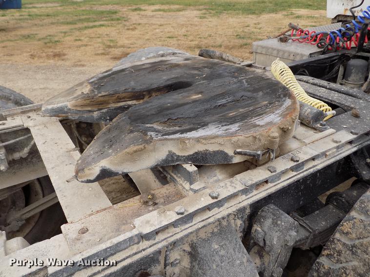 image for item DY9131 1991 Ford L9000 semi truck