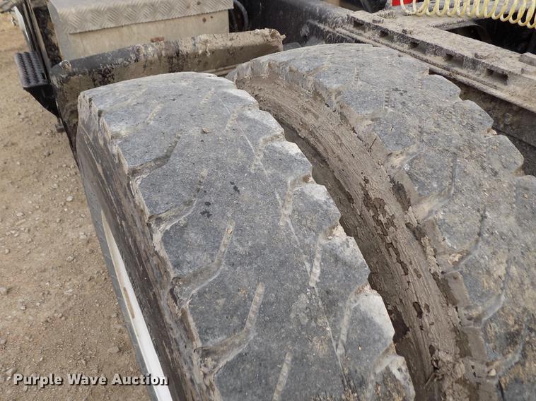 image for item DY9131 1991 Ford L9000 semi truck