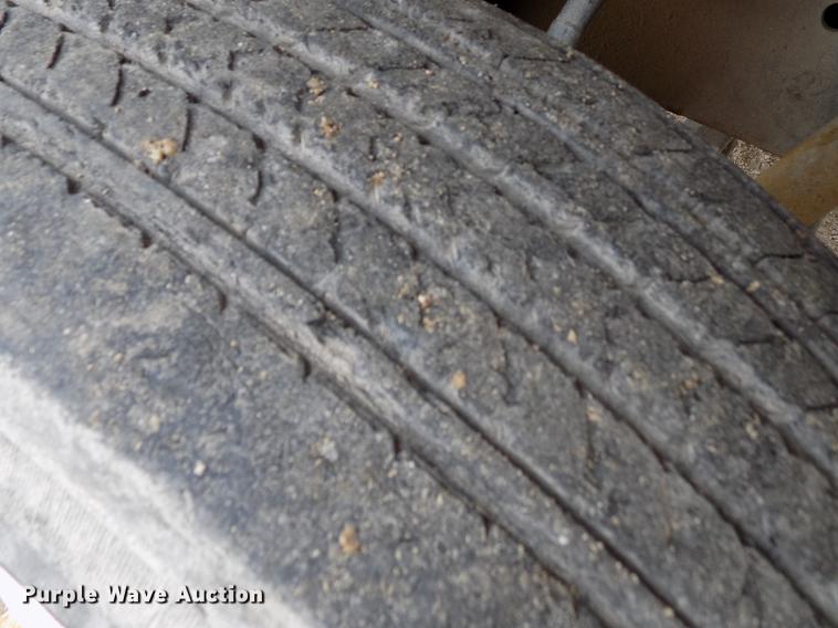 image for item DY9131 1991 Ford L9000 semi truck