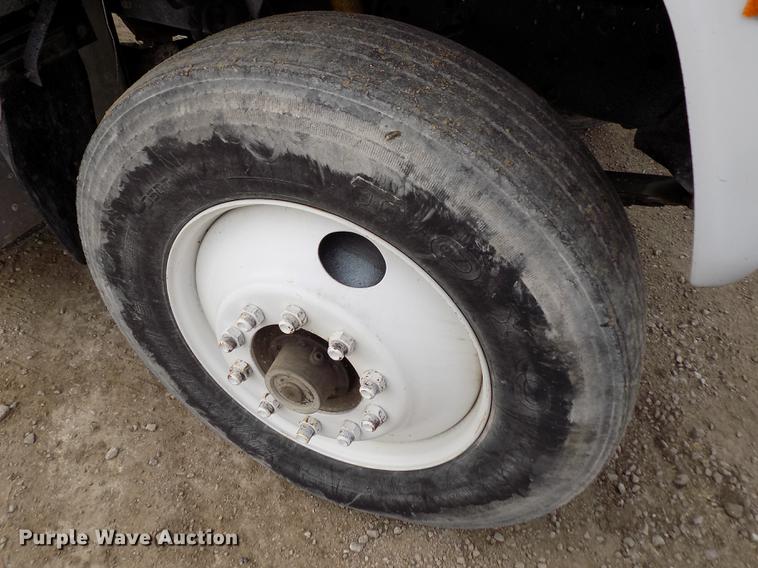 image for item DY9131 1991 Ford L9000 semi truck