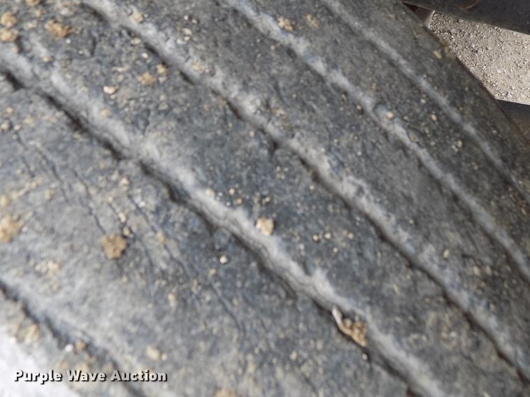 image for item DY9131 1991 Ford L9000 semi truck