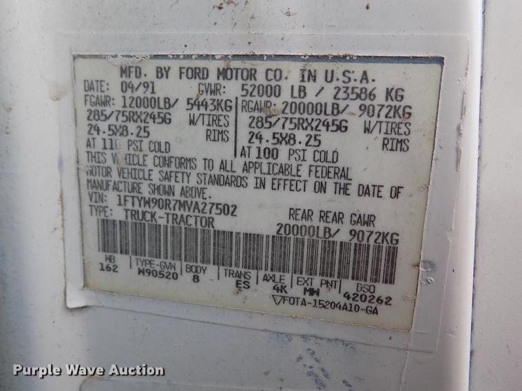 image for item DY9131 1991 Ford L9000 semi truck