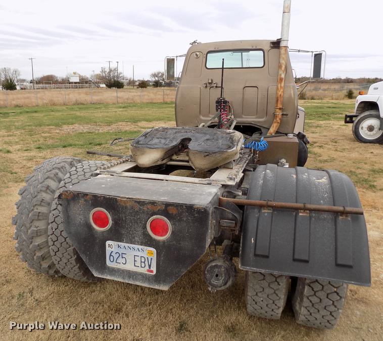 image for item DY9132 1975 GMC semi truck