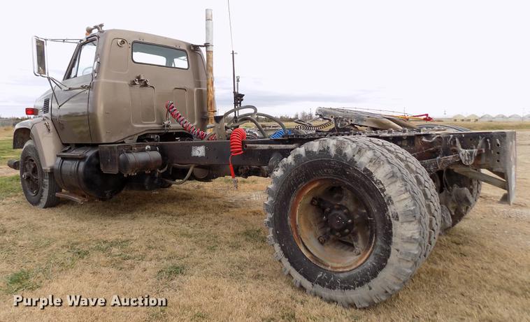 image for item DY9132 1975 GMC semi truck