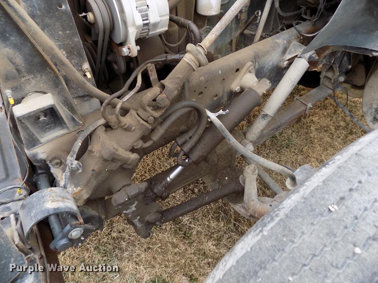 image for item DY9132 1975 GMC semi truck