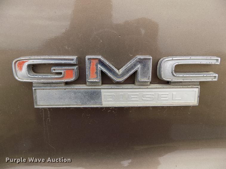 image for item DY9132 1975 GMC semi truck