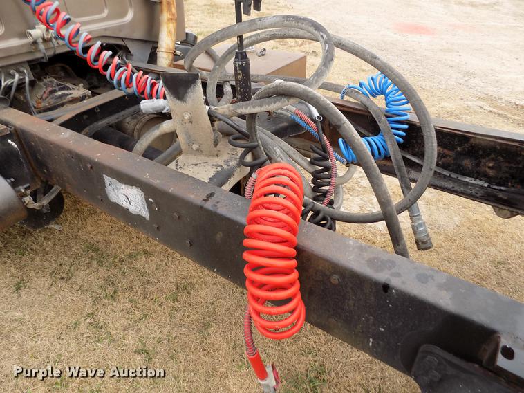 image for item DY9132 1975 GMC semi truck