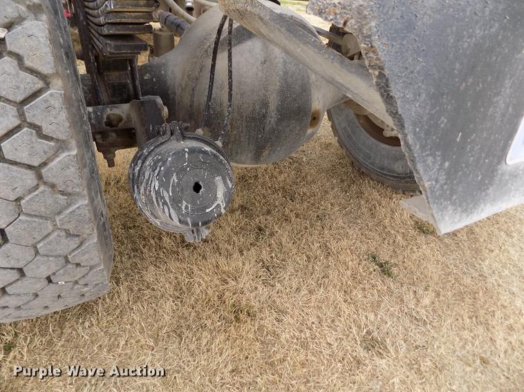 image for item DY9132 1975 GMC semi truck