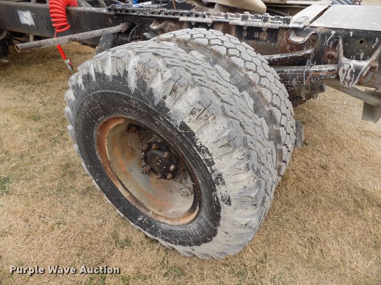 image for item DY9132 1975 GMC semi truck