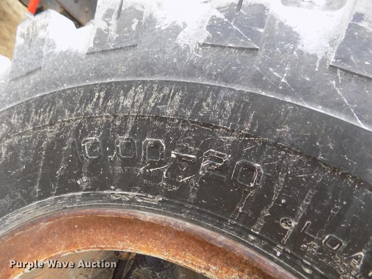 image for item DY9132 1975 GMC semi truck