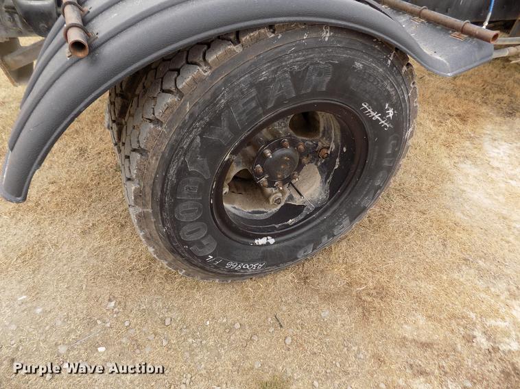 image for item DY9132 1975 GMC semi truck