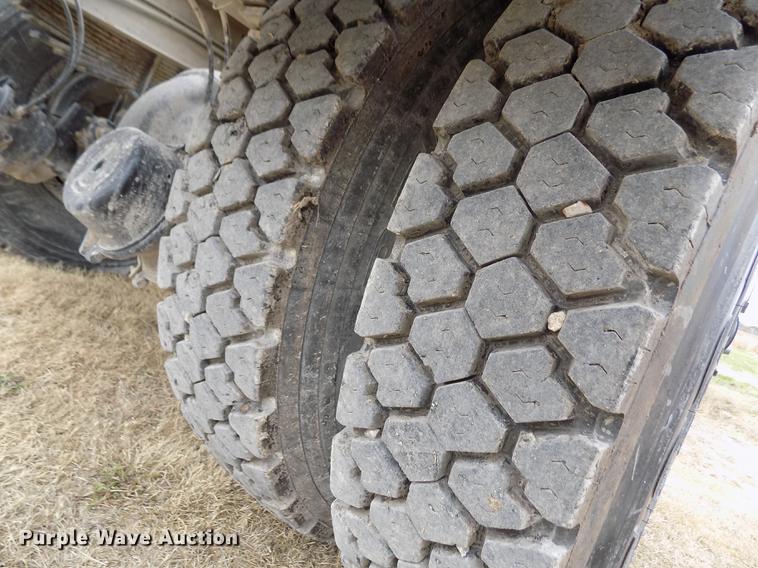 image for item DY9132 1975 GMC semi truck