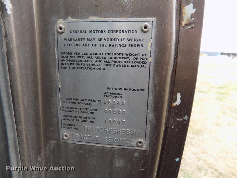 image for item DY9132 1975 GMC semi truck