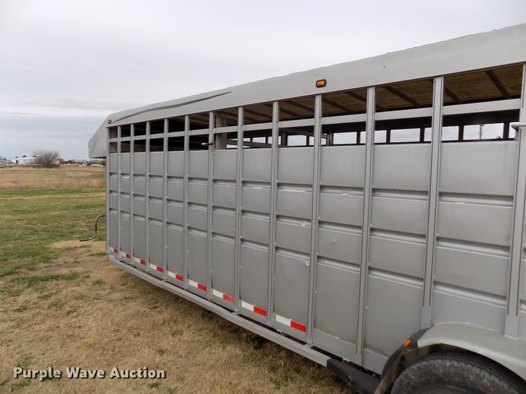 image for item DY9134 2004 Travalong livestock trailer