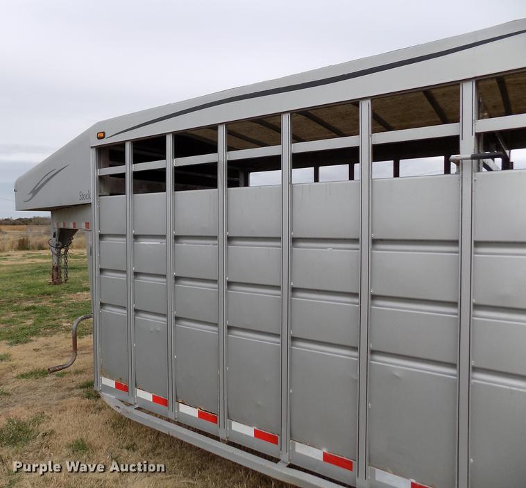 image for item DY9134 2004 Travalong livestock trailer
