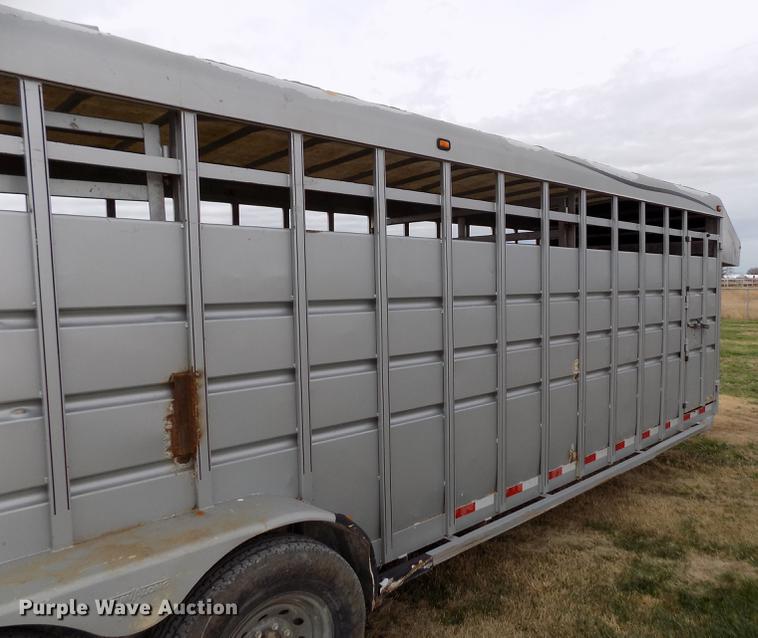 image for item DY9134 2004 Travalong livestock trailer