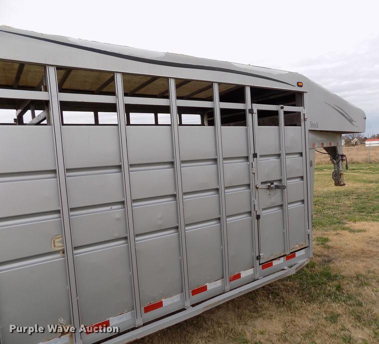image for item DY9134 2004 Travalong livestock trailer