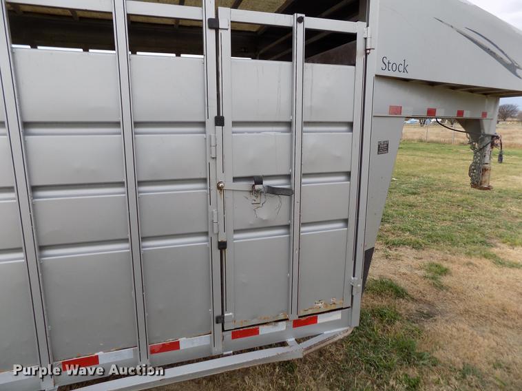 image for item DY9134 2004 Travalong livestock trailer