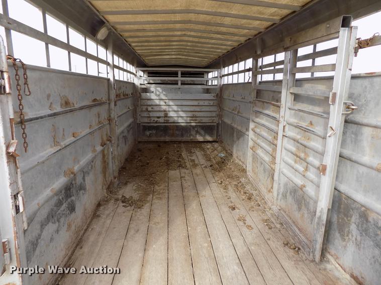 image for item DY9134 2004 Travalong livestock trailer