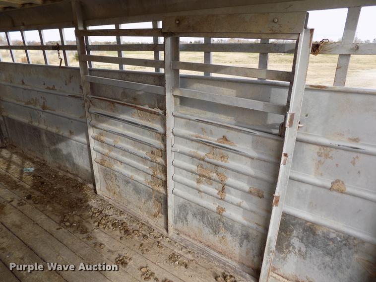 image for item DY9134 2004 Travalong livestock trailer
