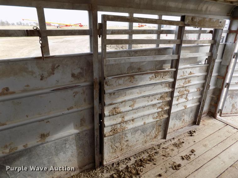 image for item DY9134 2004 Travalong livestock trailer