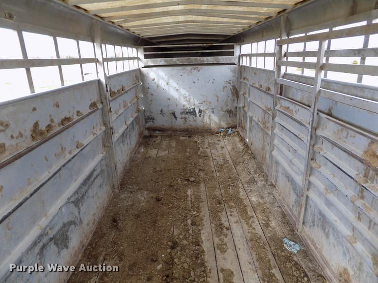 image for item DY9134 2004 Travalong livestock trailer