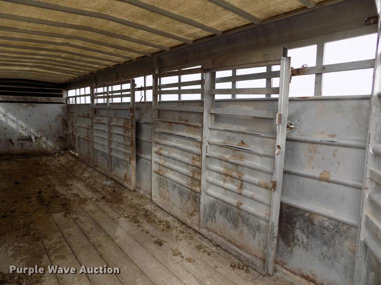 image for item DY9134 2004 Travalong livestock trailer