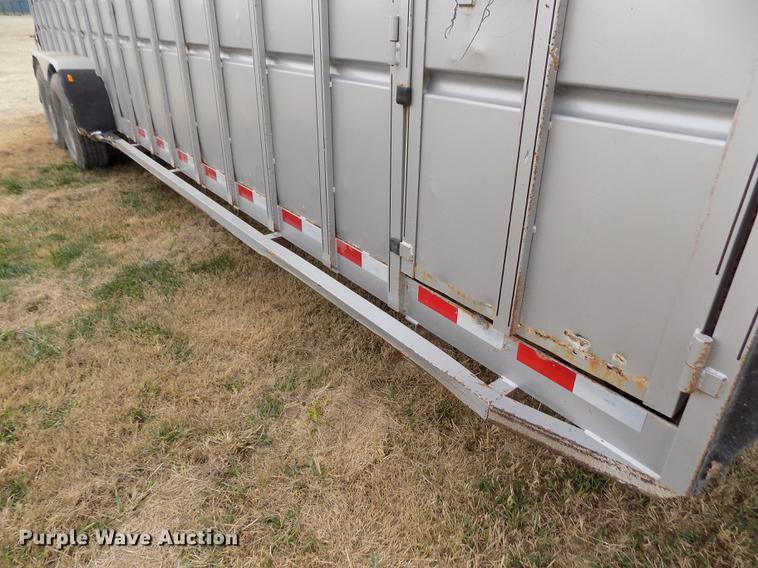 image for item DY9134 2004 Travalong livestock trailer