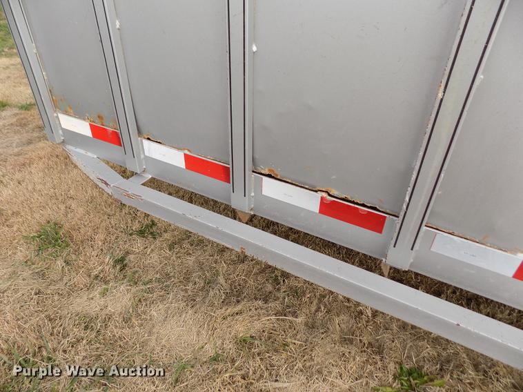 image for item DY9134 2004 Travalong livestock trailer