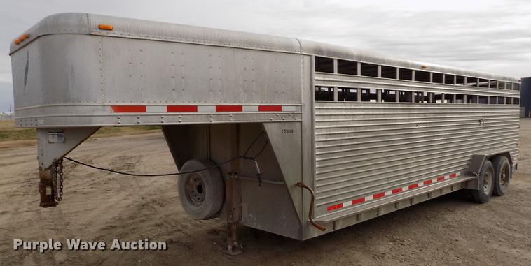 image for item DY9135 2000 Featherlite 8120 livestock trailer